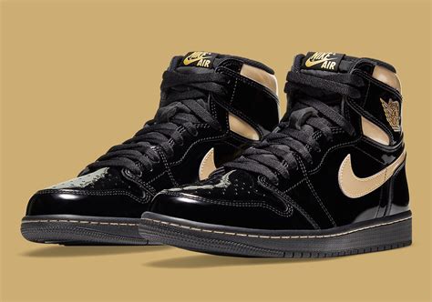 Air Jordan 1 High Black Gold 555088-032 | SneakerNews.com