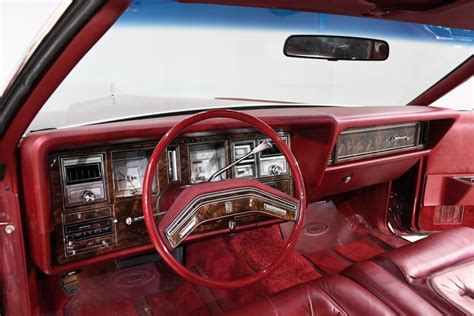 1977 Lincoln Continental | Volo Museum