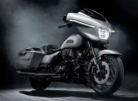 Harley Rolls Out All-New CVO Street Glide for 2023 | Cycle World