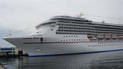 File:Carnival Spirit docked at San Diego 2009-12-21 1.JPG - Wikipedia ...