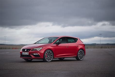 New Leon Cupra 300's AWD System Discussed in 1-Hour Review - autoevolution