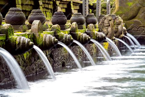 Premium Photo | Tirta Empul Temple