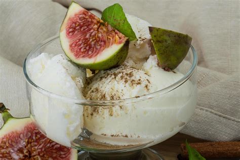 Ice cream with fig 11851307 Stock Photo at Vecteezy