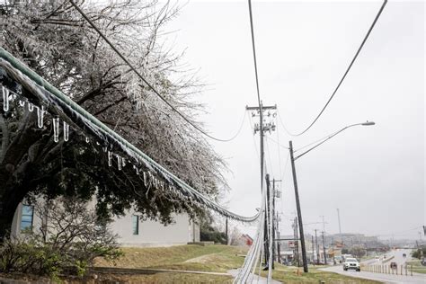 Texas Power Outages Mount as Ice Storm Lingers for Fourth Day