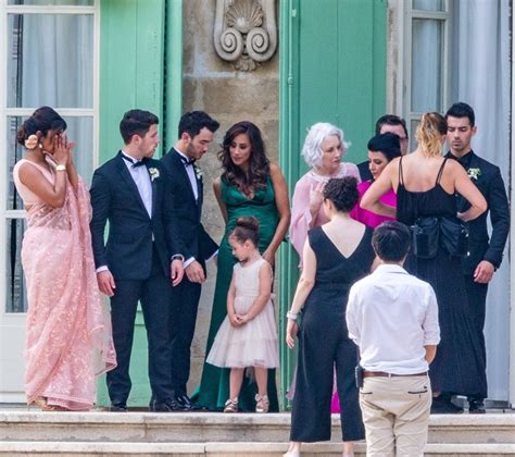 Sophie Turner & Joe Jonas: Photos From Their Wedding In France – Hollywood Life