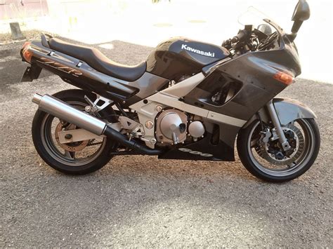 Kawasaki ZZR 600 high-performance engine1999 | Motos