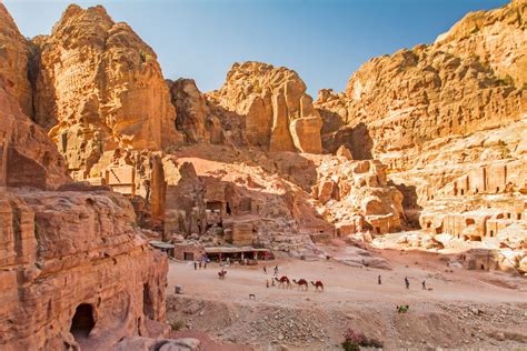 Petra, Jordan | Beautiful places, Monument valley, Natural landmarks