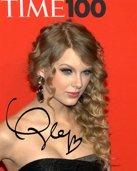 Beautiful Taylor Swift Autograph Reprint RP: Glossy 8x10 Photo [8.5x11 ...