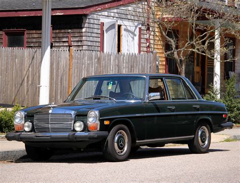 1976 Mercedes 300D | CLASSIC CARS TODAY ONLINE