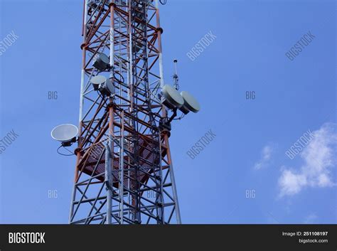 Radio Broadcast Tower Image & Photo (Free Trial) | Bigstock