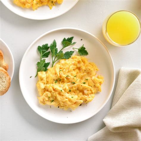 Gordon Ramsay Scrambled Eggs (Foolproof Recipe) - Insanely Good