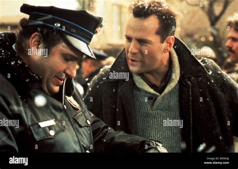 DIE HARD 2 (1990) ROBERT COSTANZO, BRUCE WILLIS DH2 005 Stock Photo - Alamy