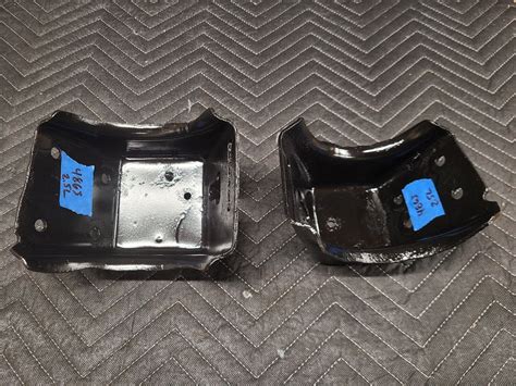 80-83 Jeep CJ CJ5 CJ7 CJ8 Frame Engine Motor Mounts OEM PAIR Factory 2 ...