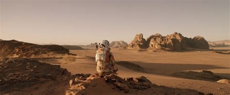 The Martian movie review & film summary (2015) | Roger Ebert