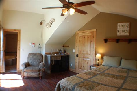 Timber Creek Vacation Rental Bedroom – Mickelson Trail Lodging