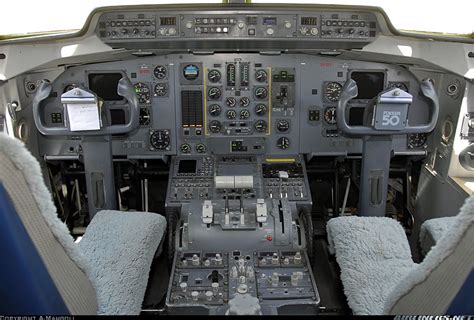 Photos: Fokker 50 Aircraft Pictures | Fokker 50, Airline interiors, Cockpit