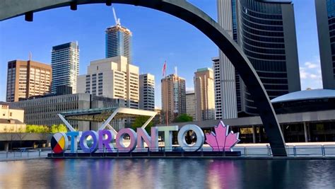 Best Luxury Hotels in Toronto - EatDoSleep