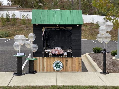 Starbucks Themed Trunk or Treat | Trunk or treat, Spooky decor, Truck ...