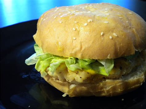 Mcdonald s spicy chicken burger recipe | Spicy chicken burgers recipe, Chicken burgers recipe ...