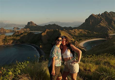 Padar Island, Hiking for Spectacular View - Komodo Touristic