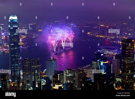 Hong Kong fireworks in Chinese New Year Stock Photo - Alamy