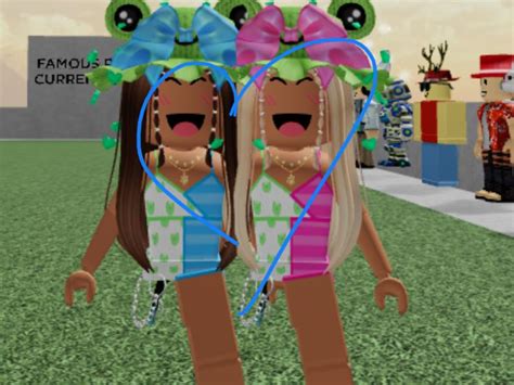 Best Friend Matching Outfits on Roblox