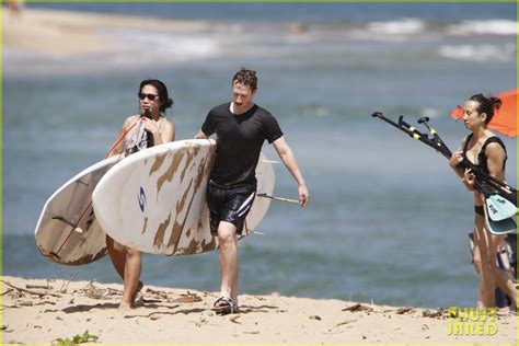 Mark Zuckerberg & Priscilla Chan: Surfing in Hawaii!: Photo 2858130 ...