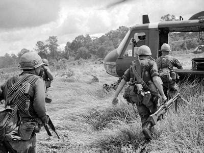 'Vietnam War US 1st Infantry' Photographic Print - Horst Faas | AllPosters.com