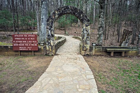 Snug Harbor Bay: Book review - The Appalachian Trail: Hiking the People's Path