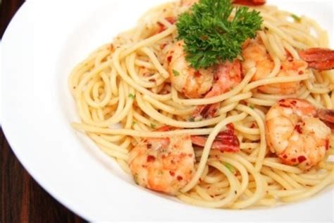 Pasta con Camarones al Ajillo