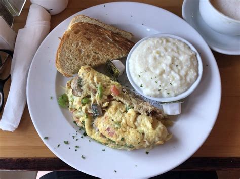 5 Best Breakfast Restaurants In Charleston SC - Lori Loves Adventure