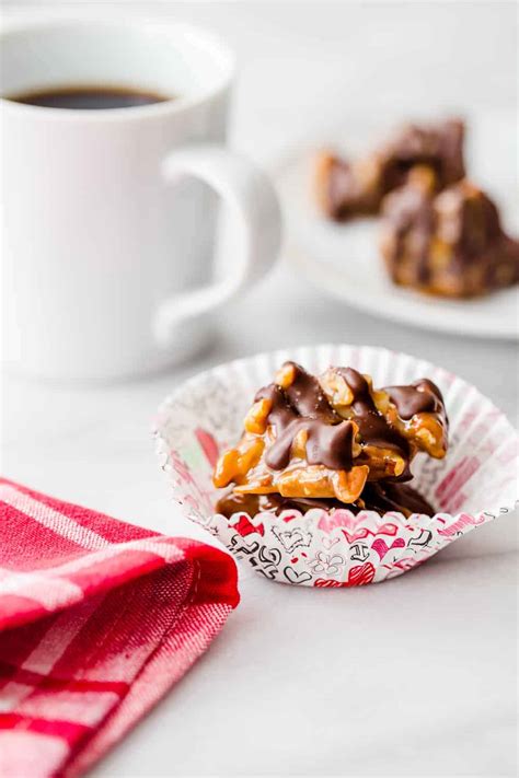 Caramel Pecan Clusters - My Baking Addiction