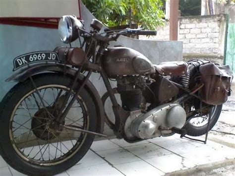 1940s Ariel Red Hunter British Motorcycles, Vintage Motorcycles, Cars ...