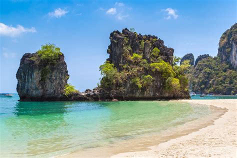 Hong Island Krabi: Day Trips to a Tropical Paradise