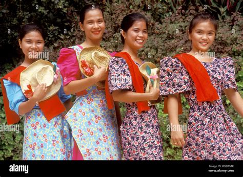 Philippines Traditional Clothes : Yakan Tribe Zamboanga City Traditional Dress Mindanao ...