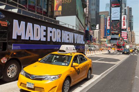 Times Square und Taxi in New York - Creative Commons Bilder