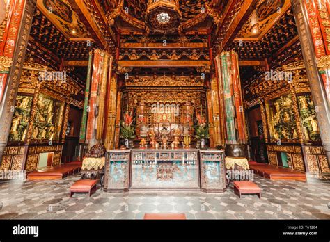 Longshan temple taiwan interior hi-res stock photography and images - Alamy