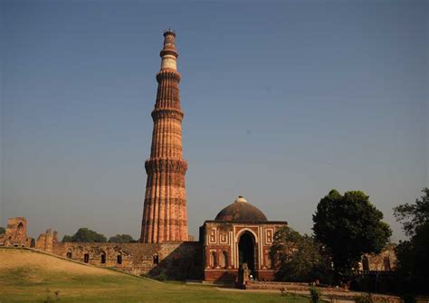 History of World: Qutub Minar history