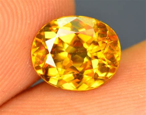 1.65 CT NATURAL BEAUTIFUL SPHENE GEMSTONE