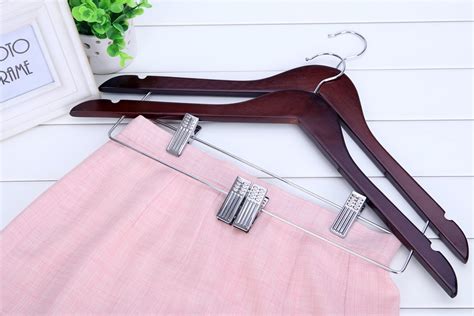 Lazery Wooden Hangers With Clips 10 Pack | Lazery