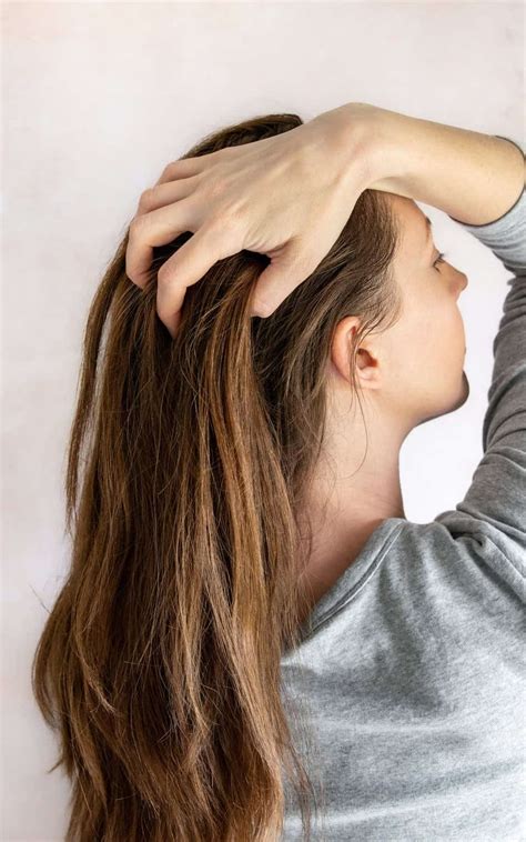 8 Home Remedies for Itchy Scalp That Actually Work | Hello Glow