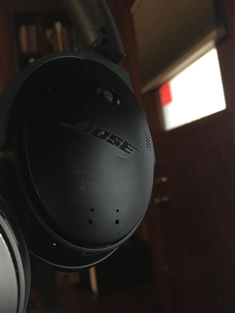 Bose QC35 II refurbished , 5 little holes ? : bose