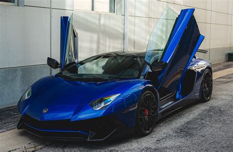 Lamborghini Aventador SV Roadster – TheHamiltonCollection