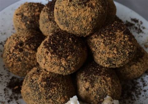 Oreo Graham Balls Recipe by Messieeee - Cookpad