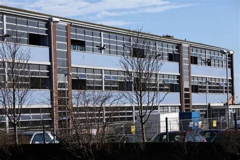 Watch how old John Spence High School in North Shields is being demolished - Chronicle Live