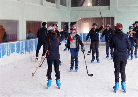 Pakistan boosts golf, ice skating and ice hockey with sport fellowships | The.Ismaili