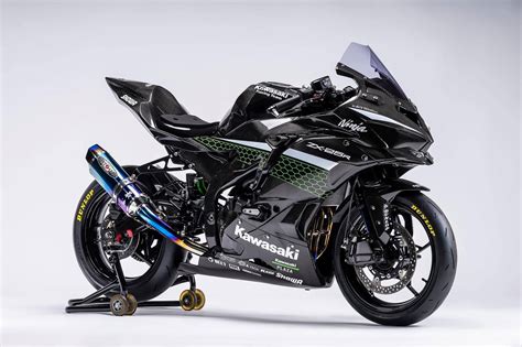 Kawasaki Ninja ZX-25R Race-spec Bike Unveiled - ZigWheels