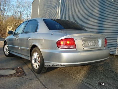 2005 Hyundai Sonata GLS 2.0i 16V - Car Photo and Specs