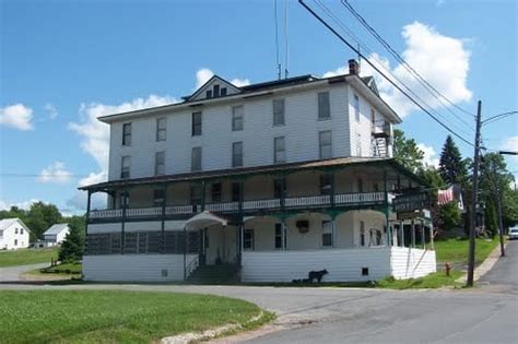 NEWTON FALLS HOTEL - Updated December 2024 - 923 County Rte 60, Newton Falls, New York - Hotels ...