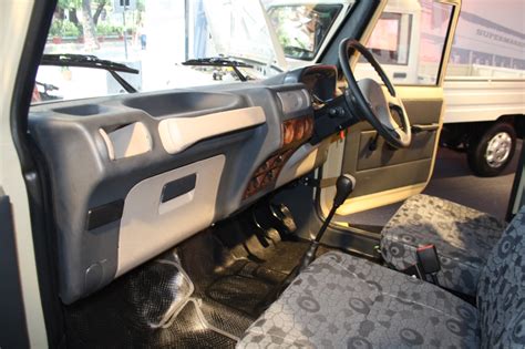 Mahindra Bolero Maxi Truck Plus interior